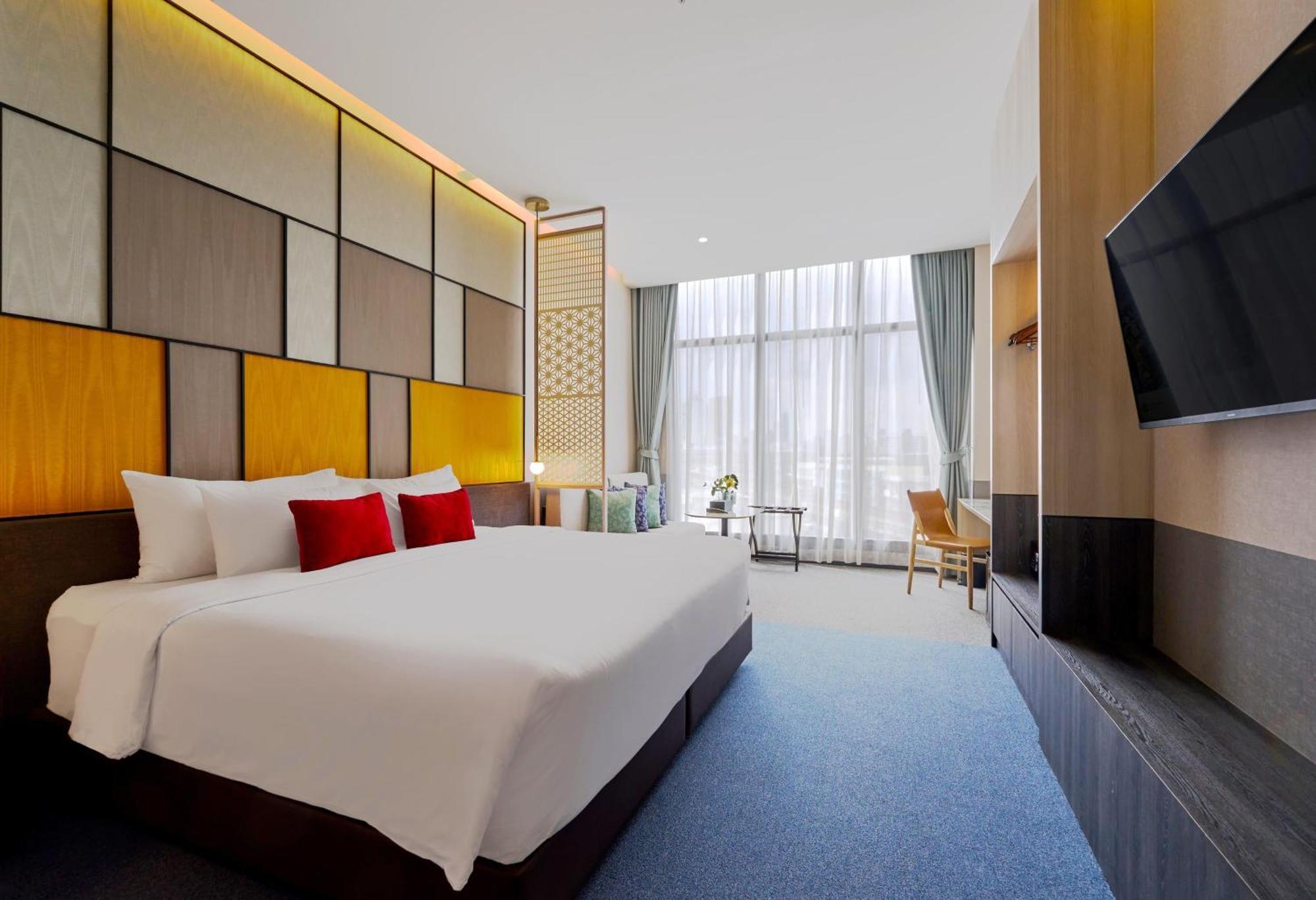 Premier Queen Room